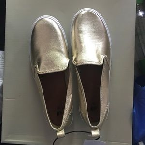 H&M’s slip on boat shoes